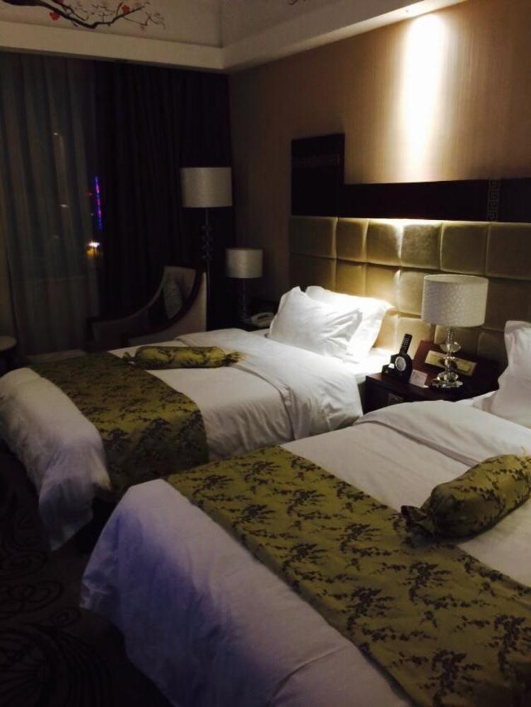Guilin Golden Crown International Hotel Bagian luar foto
