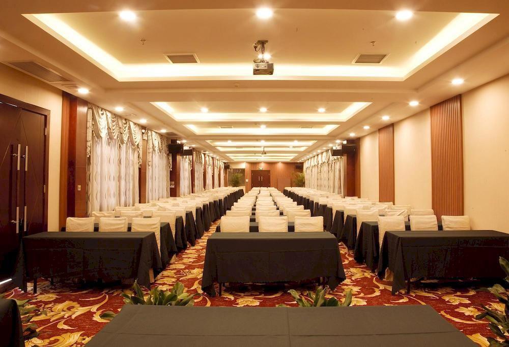 Guilin Golden Crown International Hotel Bagian luar foto