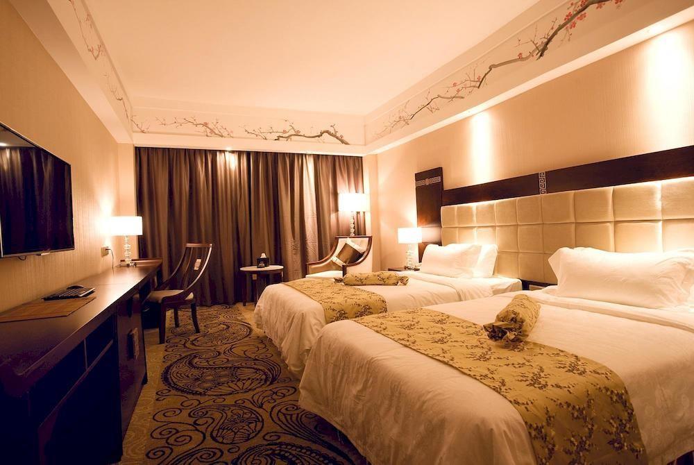 Guilin Golden Crown International Hotel Bagian luar foto