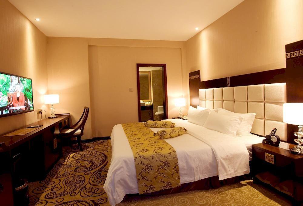 Guilin Golden Crown International Hotel Bagian luar foto