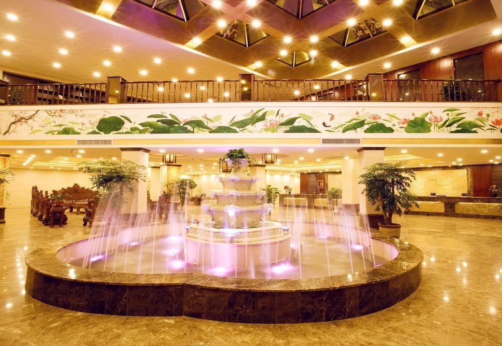 Guilin Golden Crown International Hotel Bagian luar foto