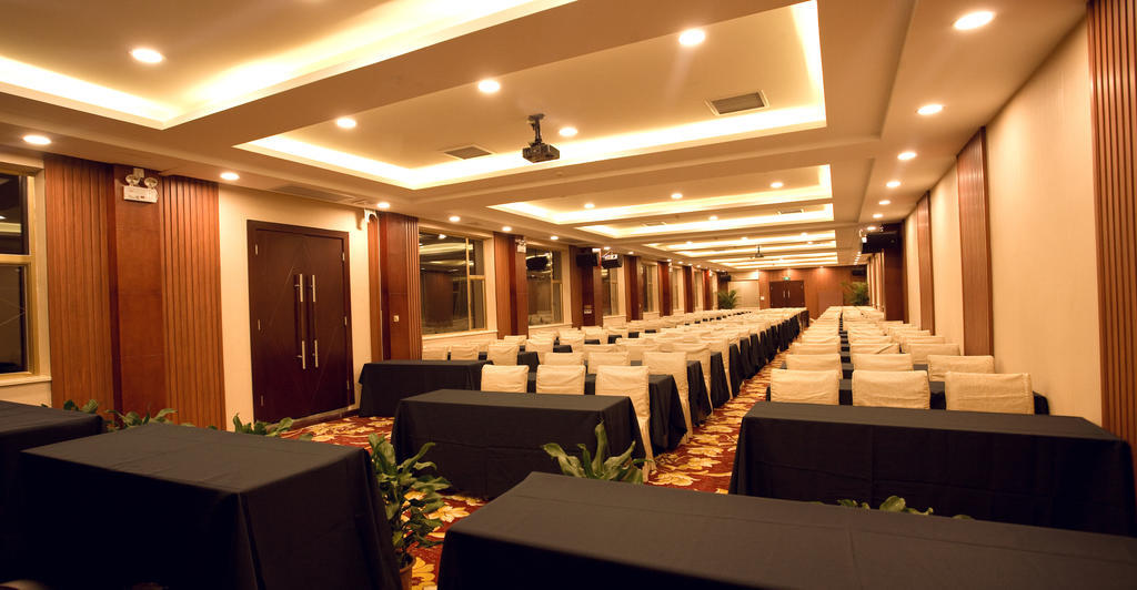 Guilin Golden Crown International Hotel Bagian luar foto