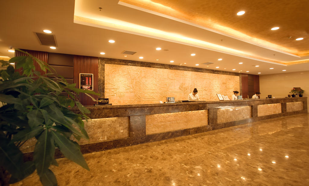 Guilin Golden Crown International Hotel Bagian luar foto