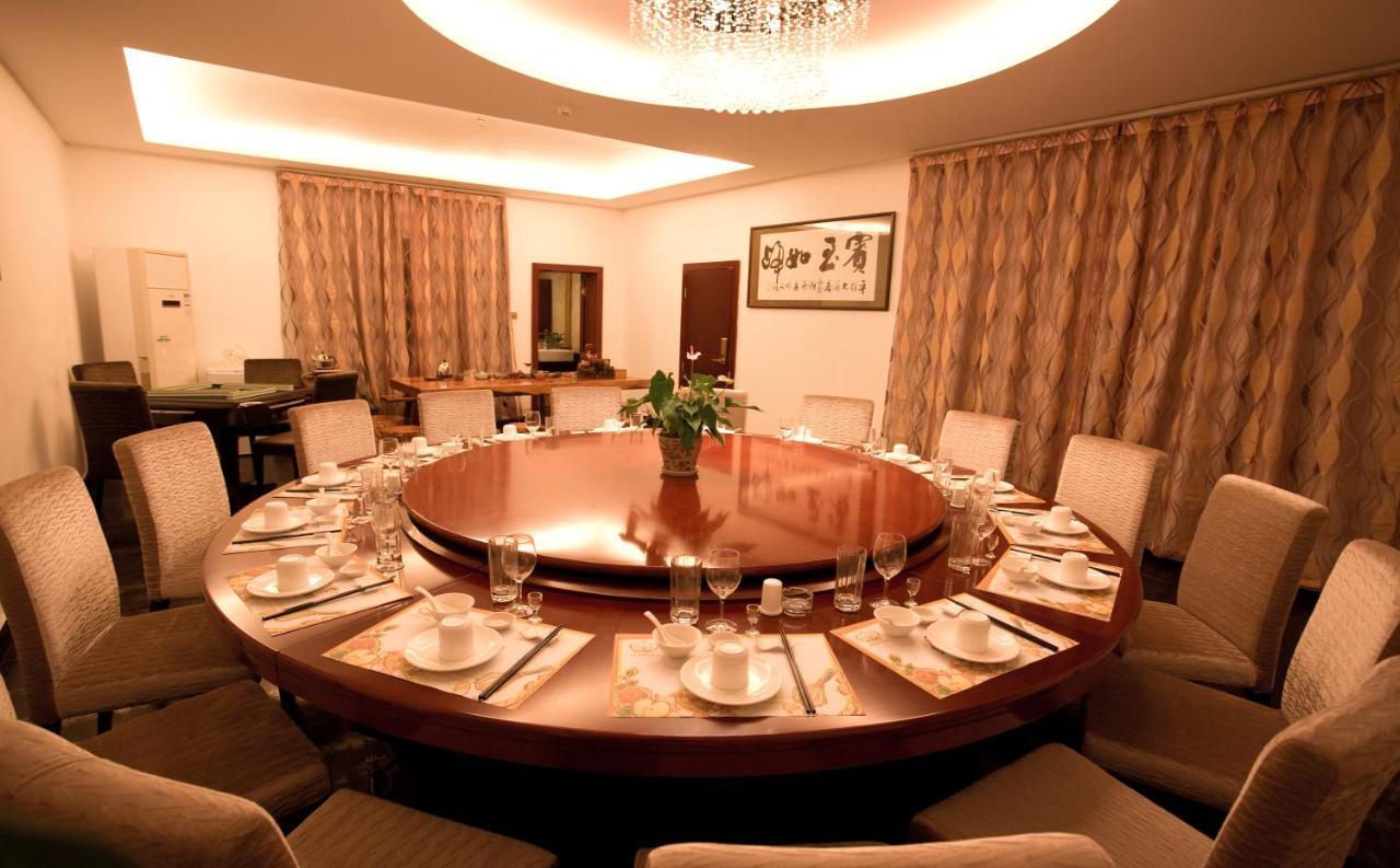 Guilin Golden Crown International Hotel Bagian luar foto