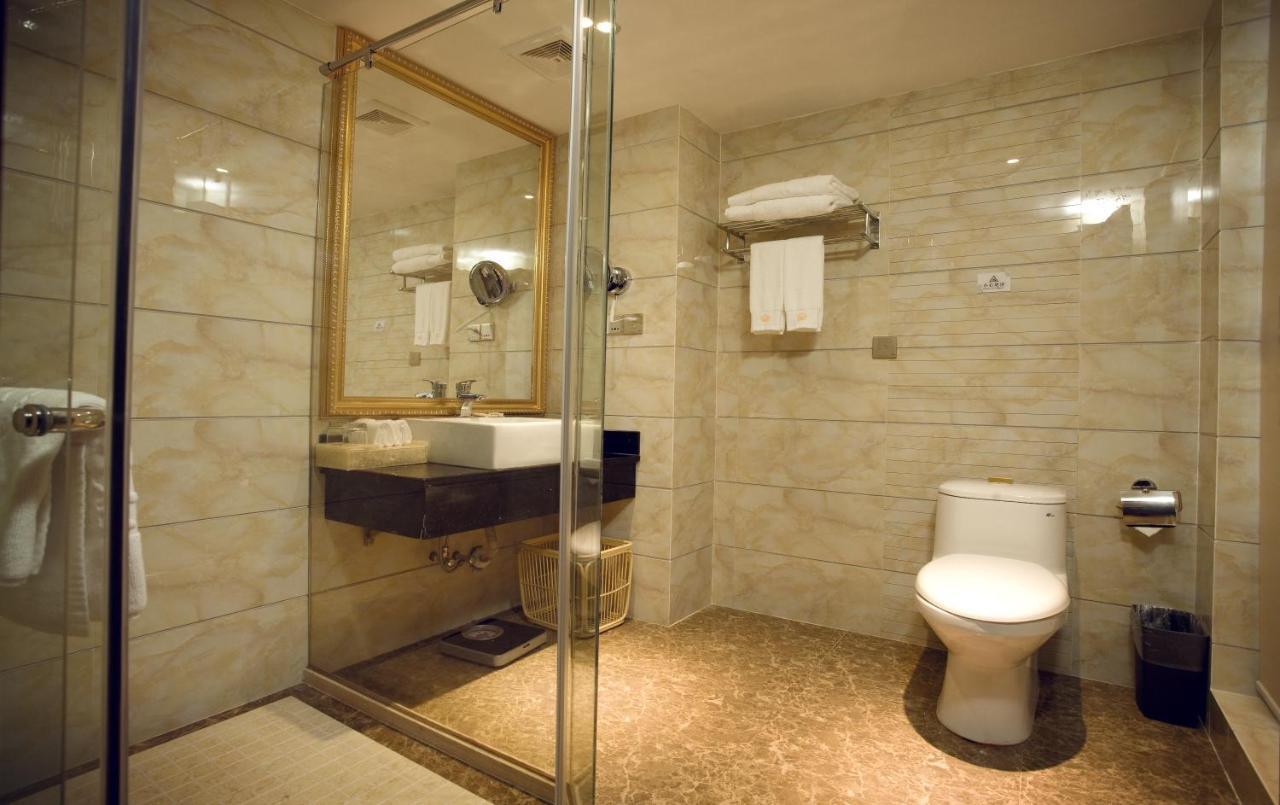 Guilin Golden Crown International Hotel Bagian luar foto